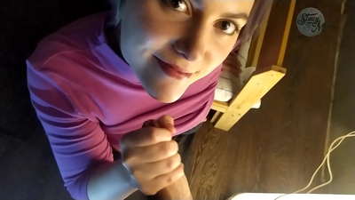 រឿងអាសអាភាសតាមផ្ទះបែបរុស្សីធម្មតា ជាមួយនឹងគ្រោងឆ្អឹង និងមាត់ជ្រៅល្អ។